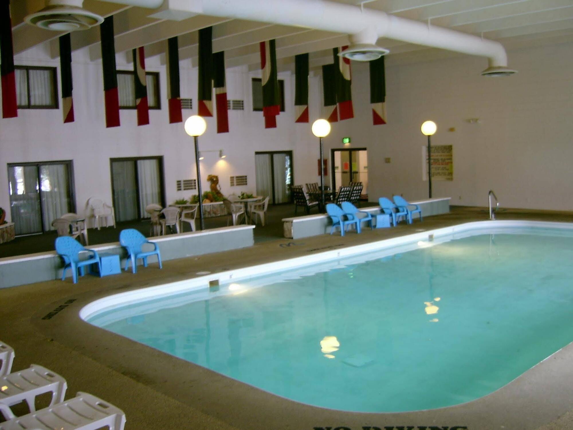 HOTEL WRANGLER INN MOBRIDGE, SD 2* (United States) - from US$ 117 | BOOKED